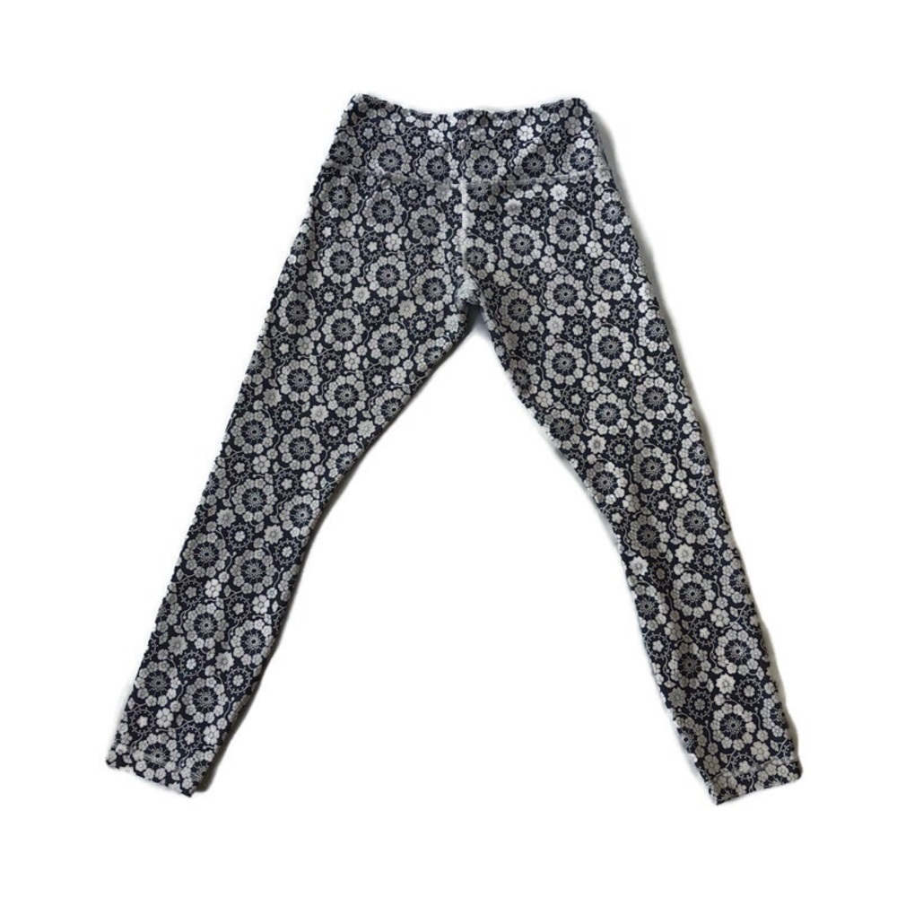 EUC Lululemon Wonder Wunder 27”-Inseam
